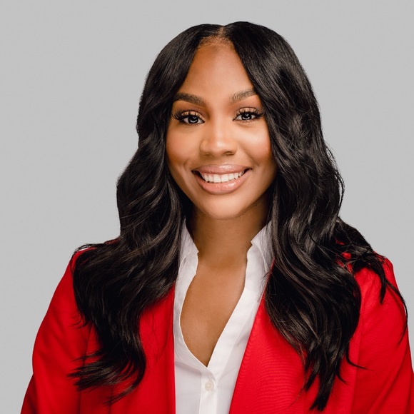 Meet your Posher, Alaina - Picture 1 of 2